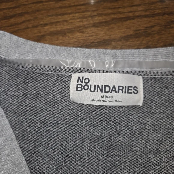 No Boundaries Cat Face Cropped Cardigan Size Medium Gray Soft Sweater AOP NWOT - Picture 4 of 7